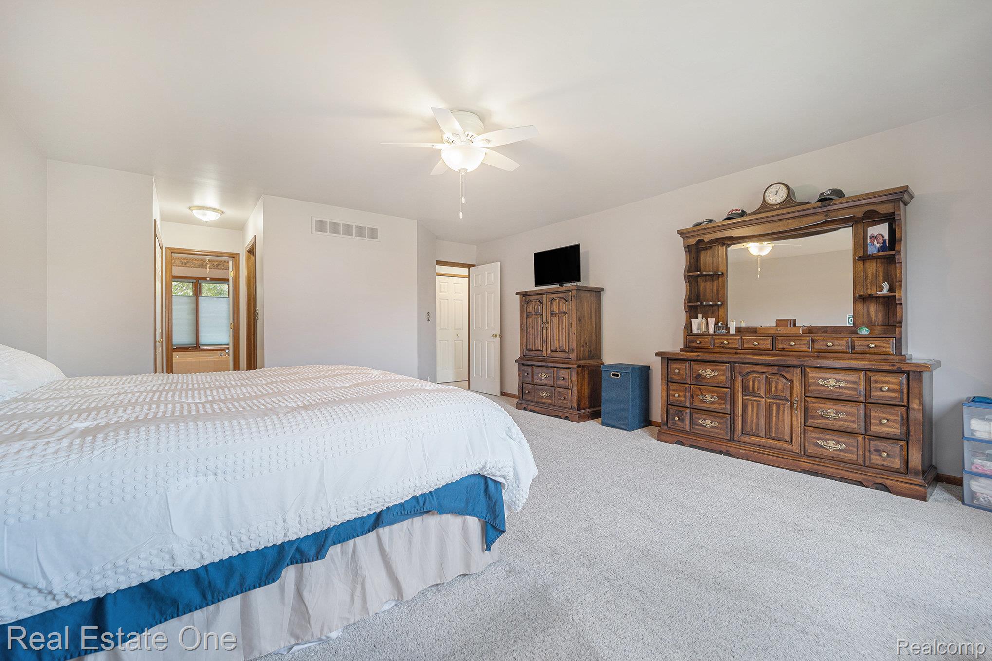 54448 Verona Park Drive