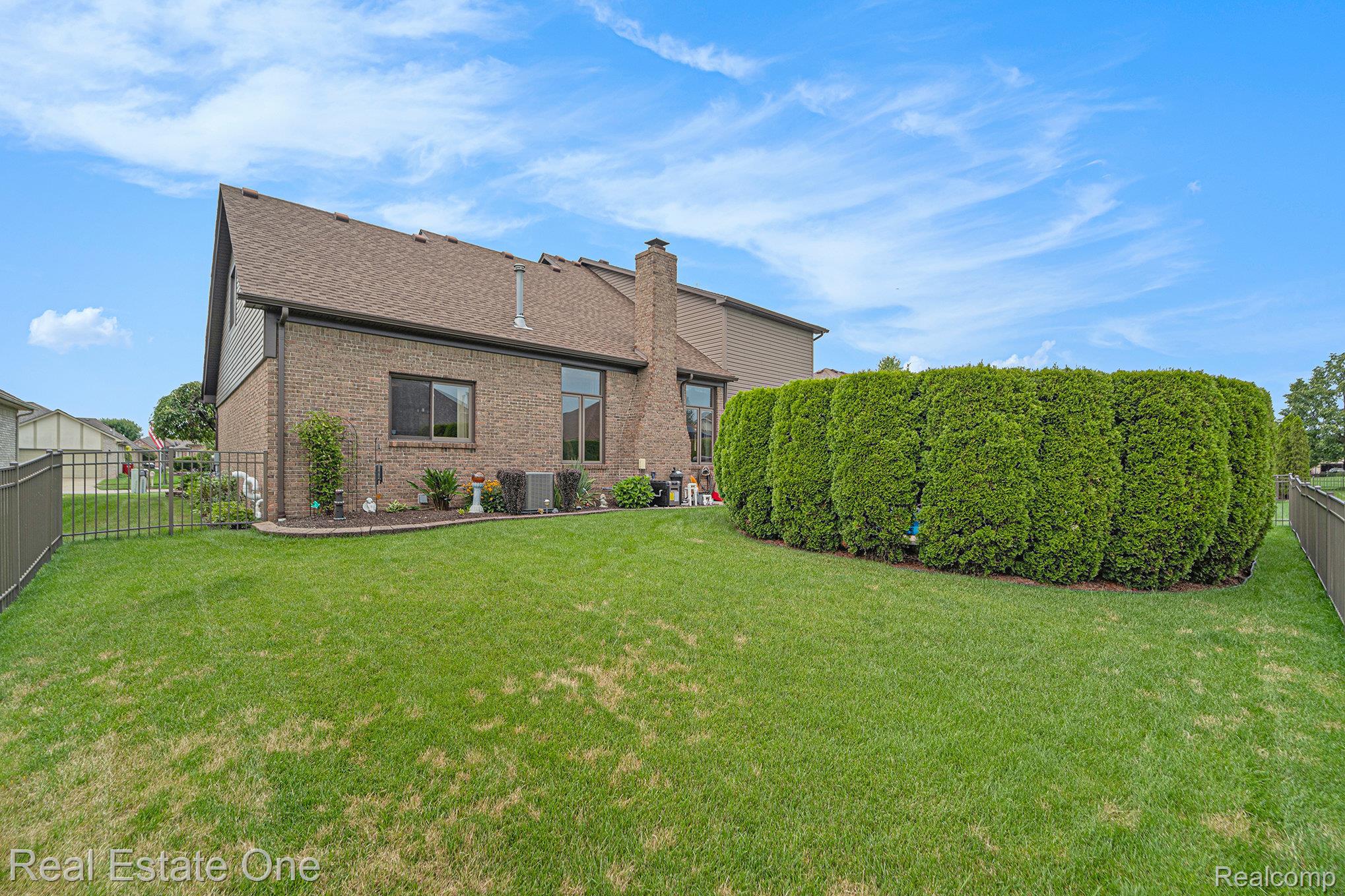 54448 Verona Park Drive