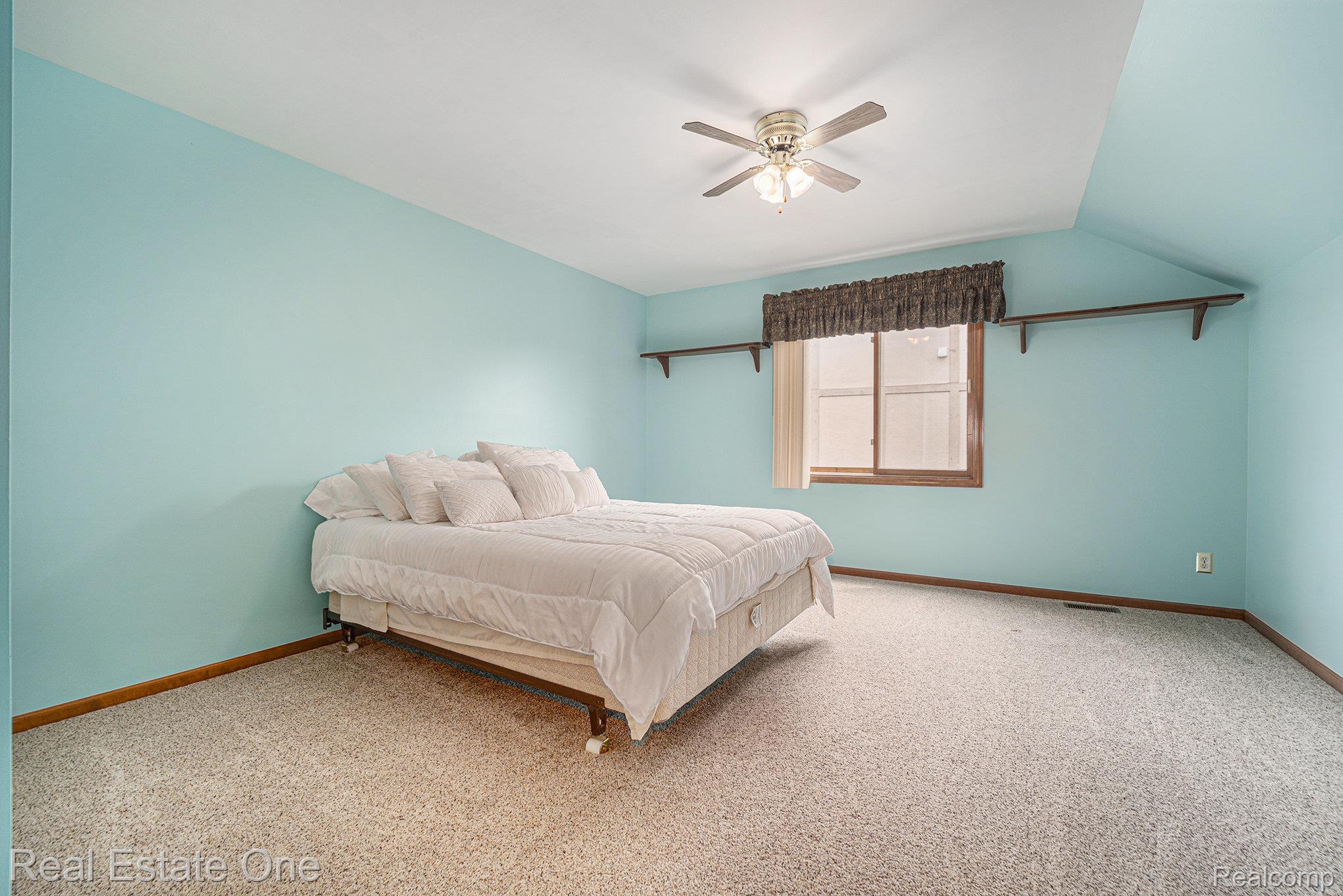 54448 Verona Park Drive