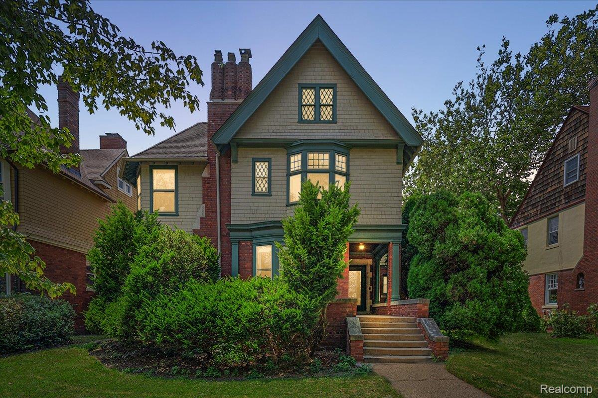 1059 Seminole Street