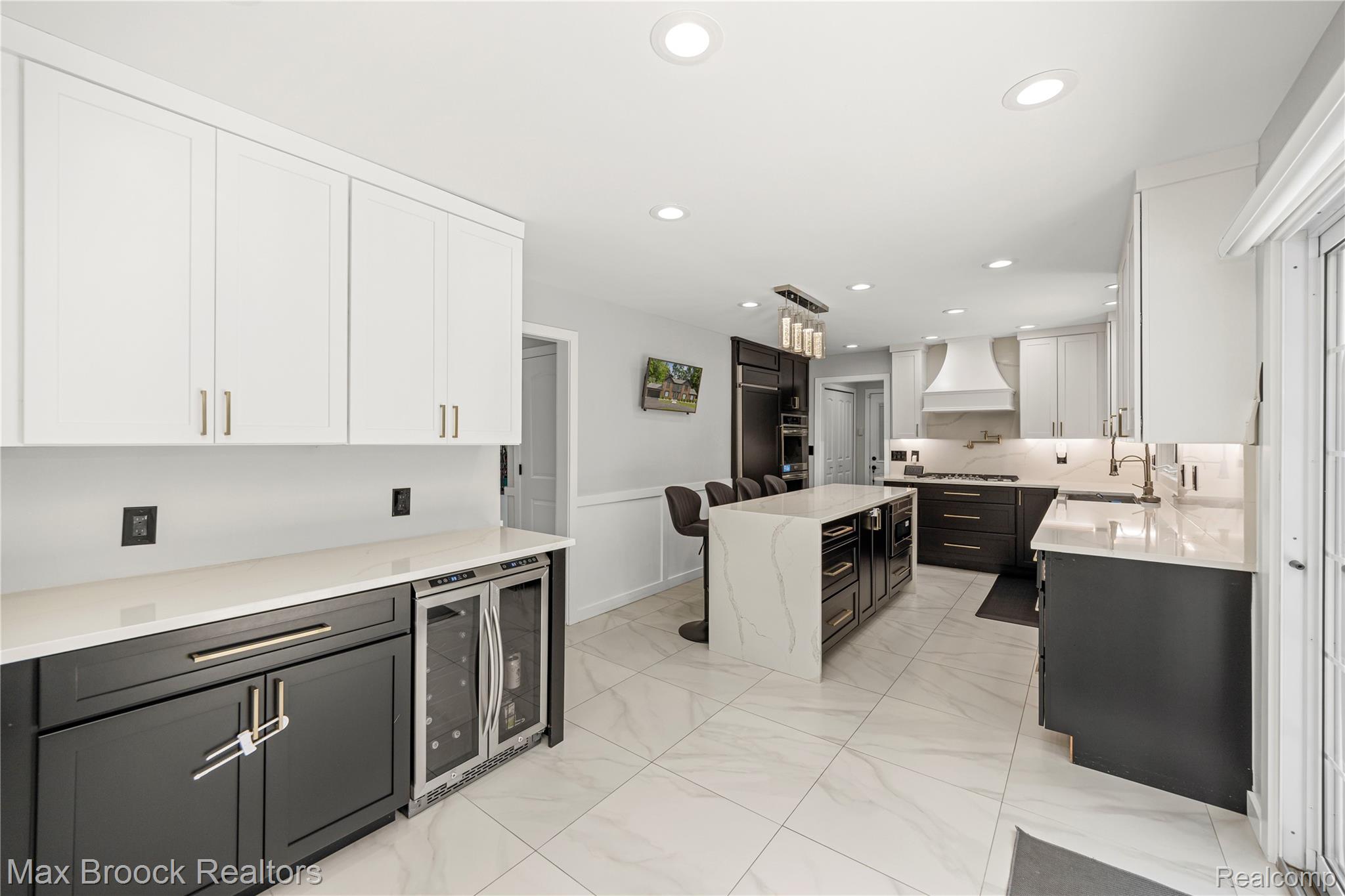 5534 Apple Ridge Trail
