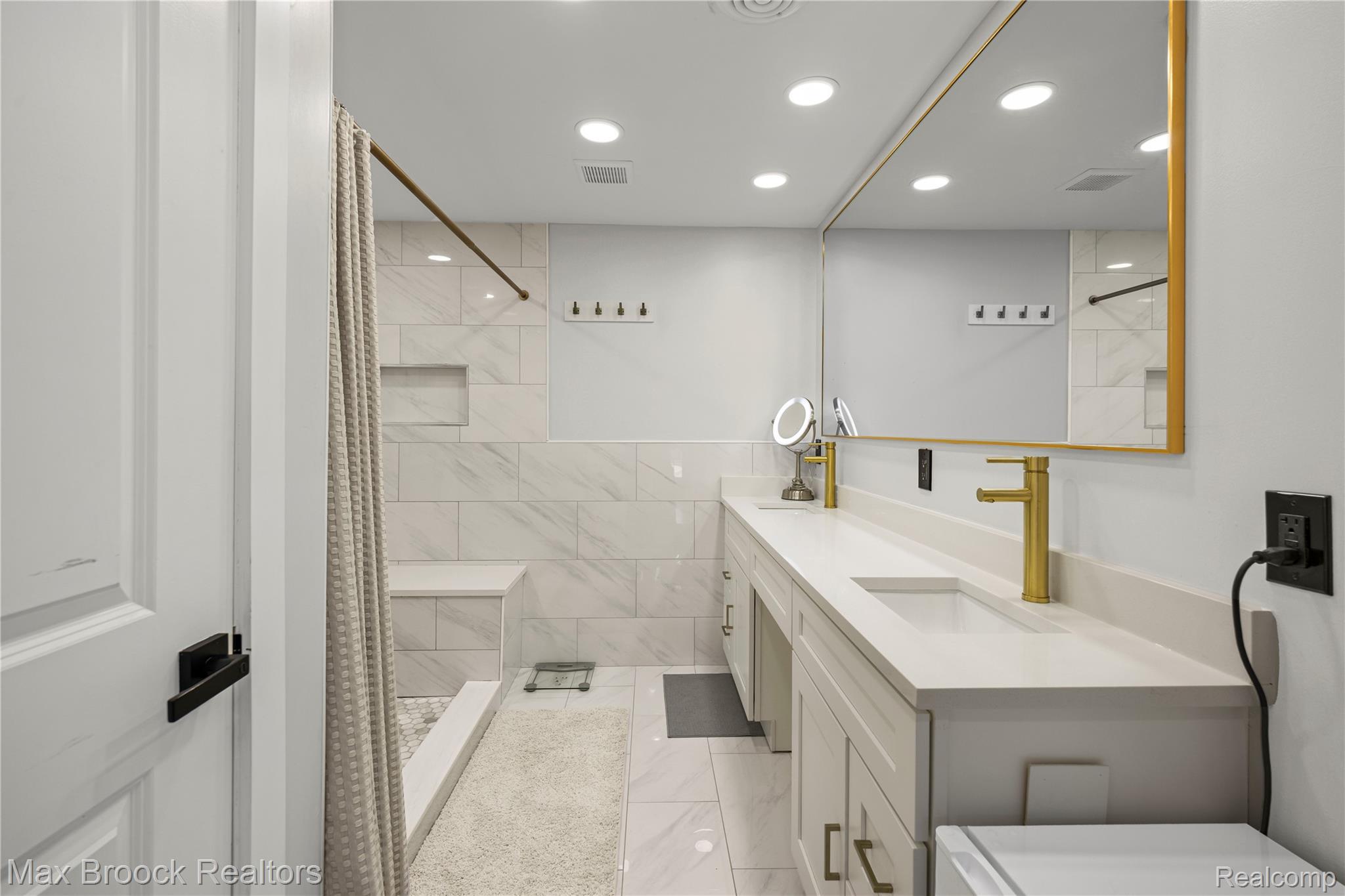 5534 Apple Ridge Trail