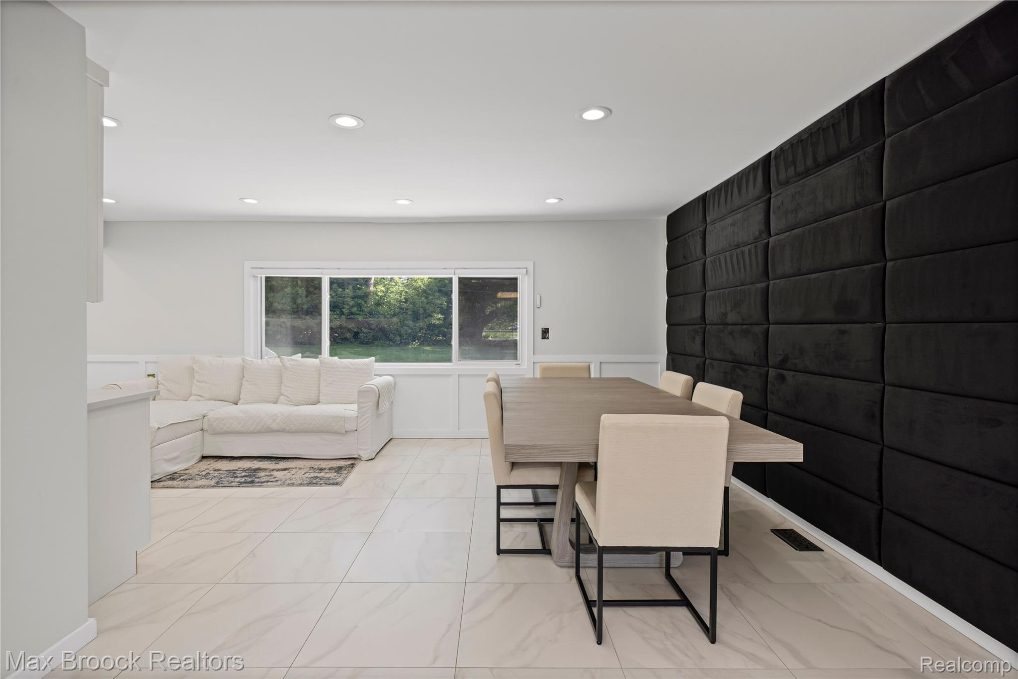 5534 Apple Ridge Trail