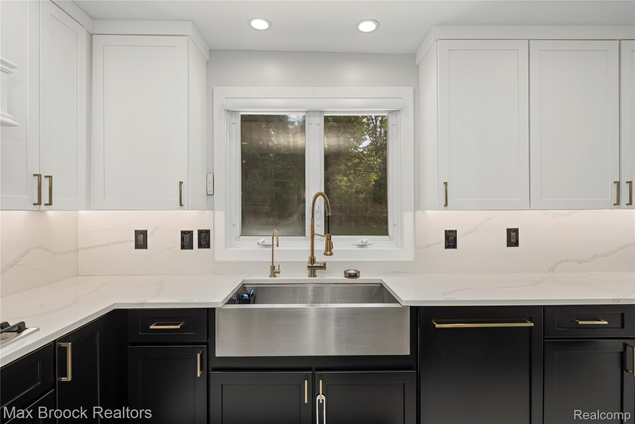 5534 Apple Ridge Trail