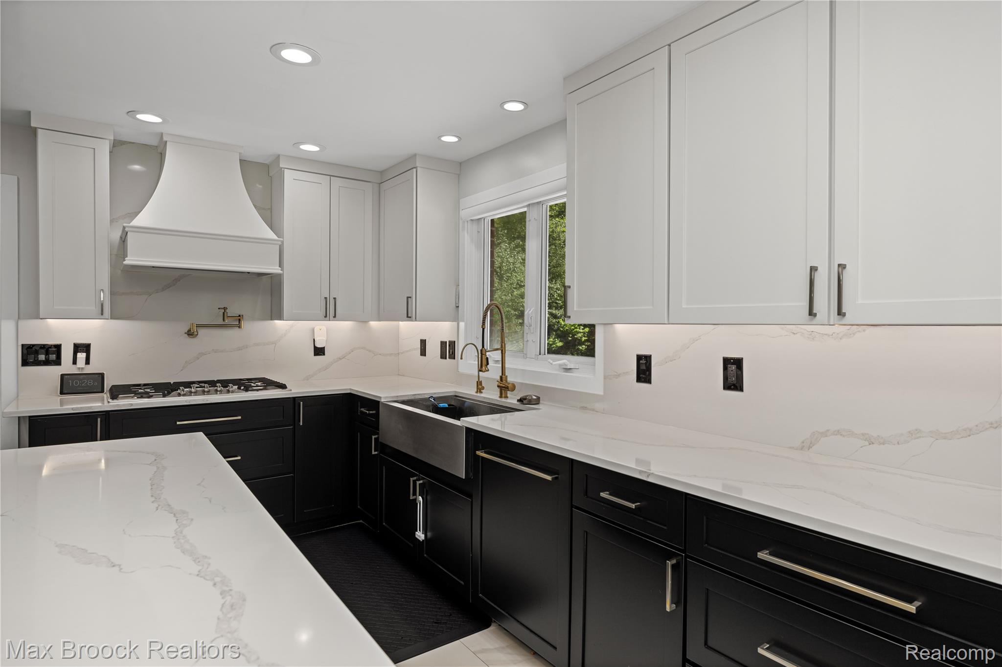 5534 Apple Ridge Trail