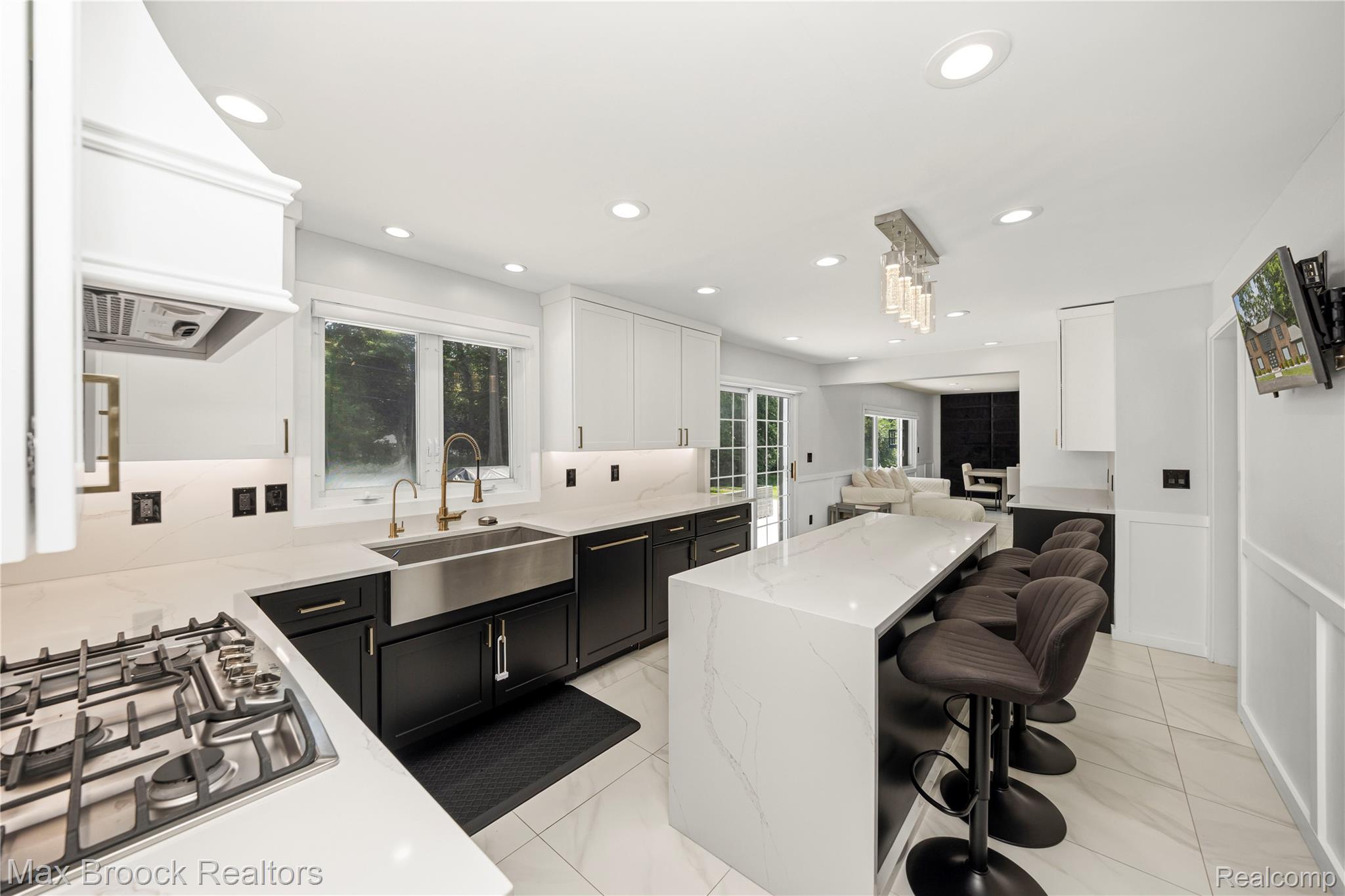 5534 Apple Ridge Trail