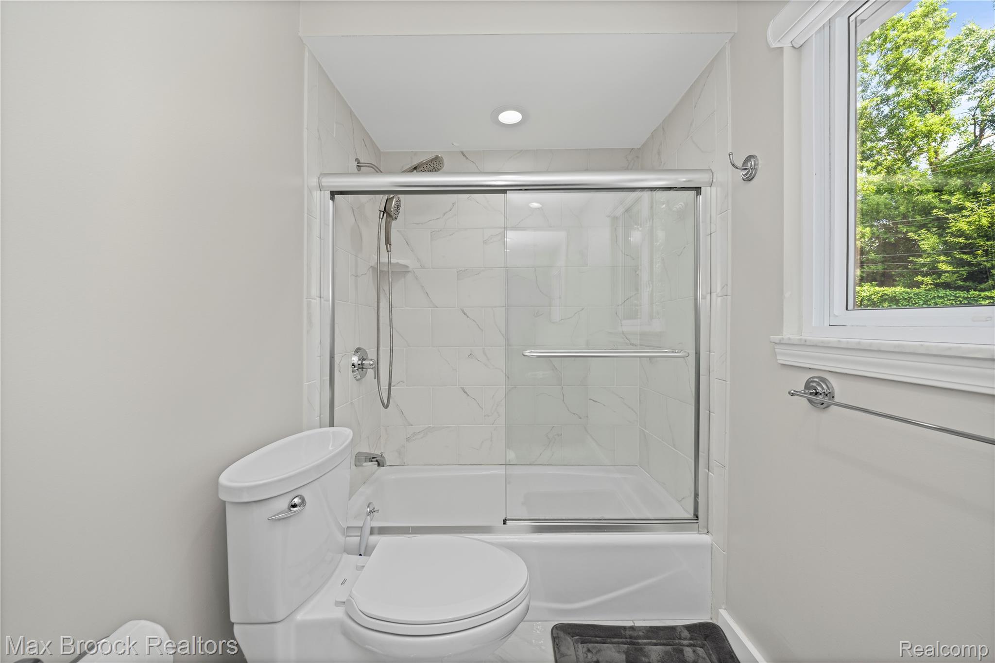5534 Apple Ridge Trail