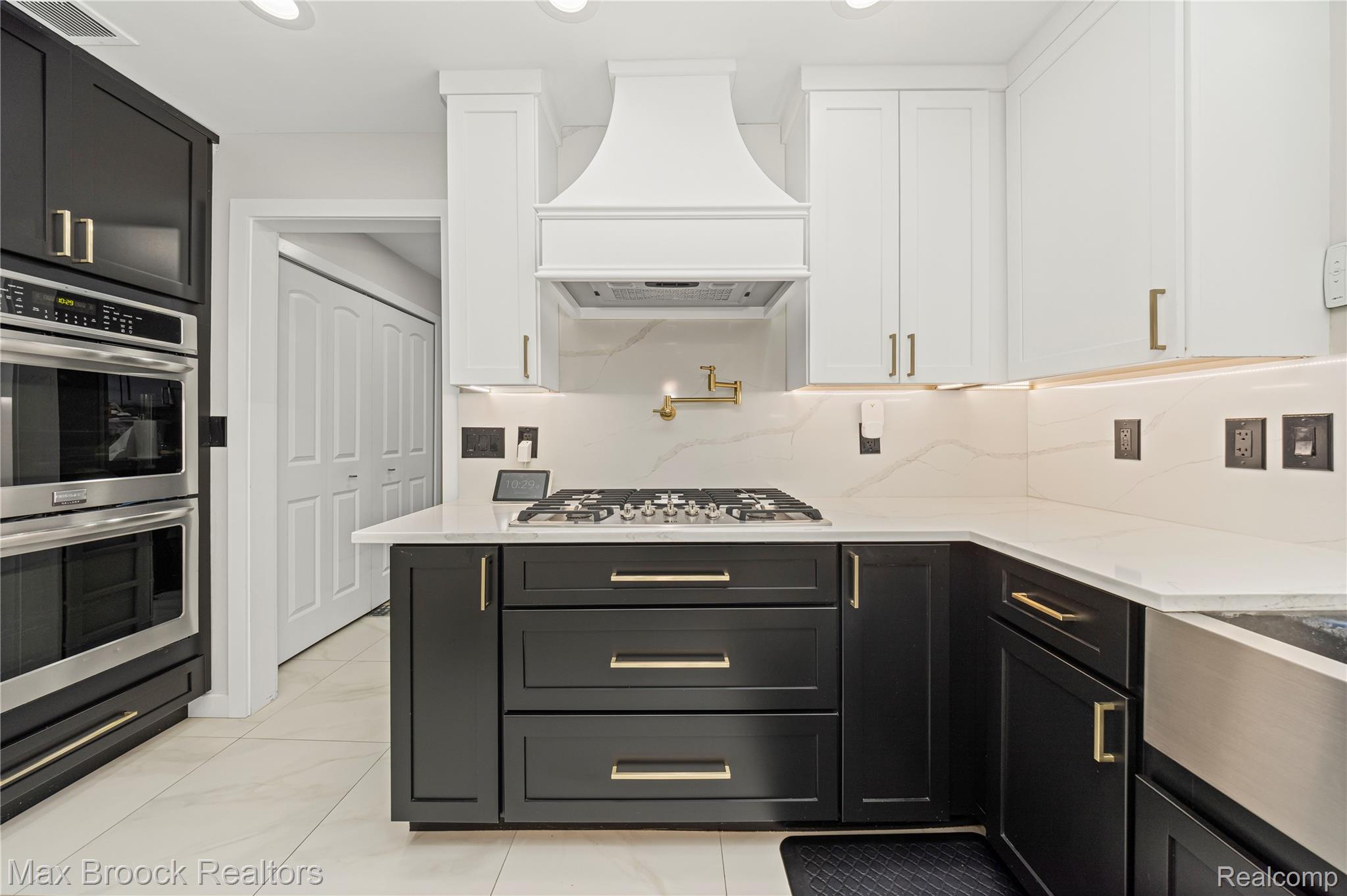 5534 Apple Ridge Trail