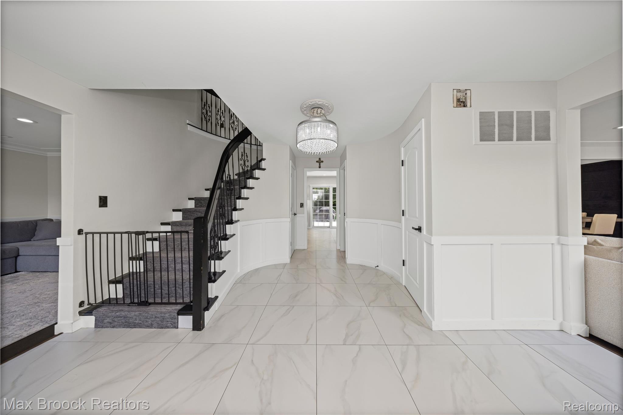 5534 Apple Ridge Trail