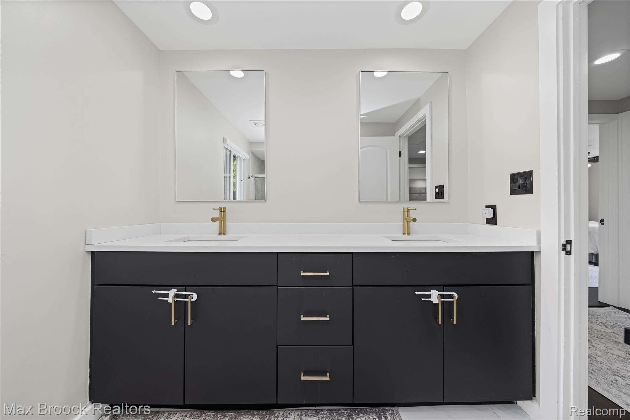 5534 Apple Ridge Trail