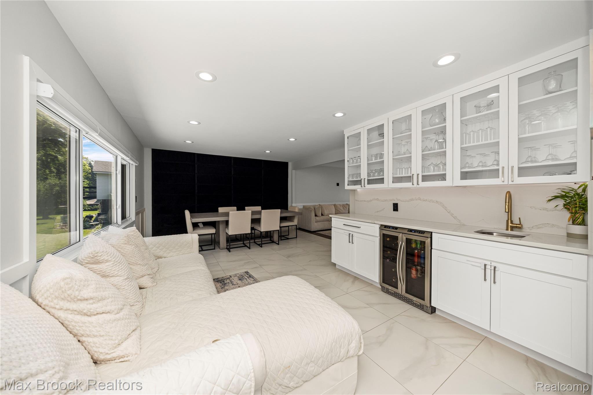 5534 Apple Ridge Trail
