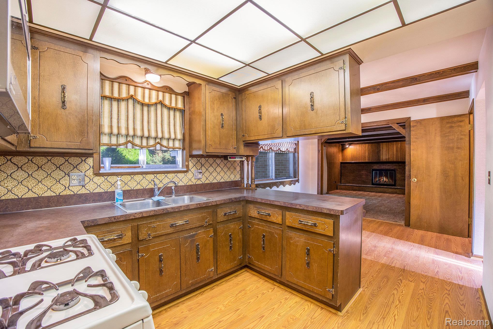 6603 Guildford Drive