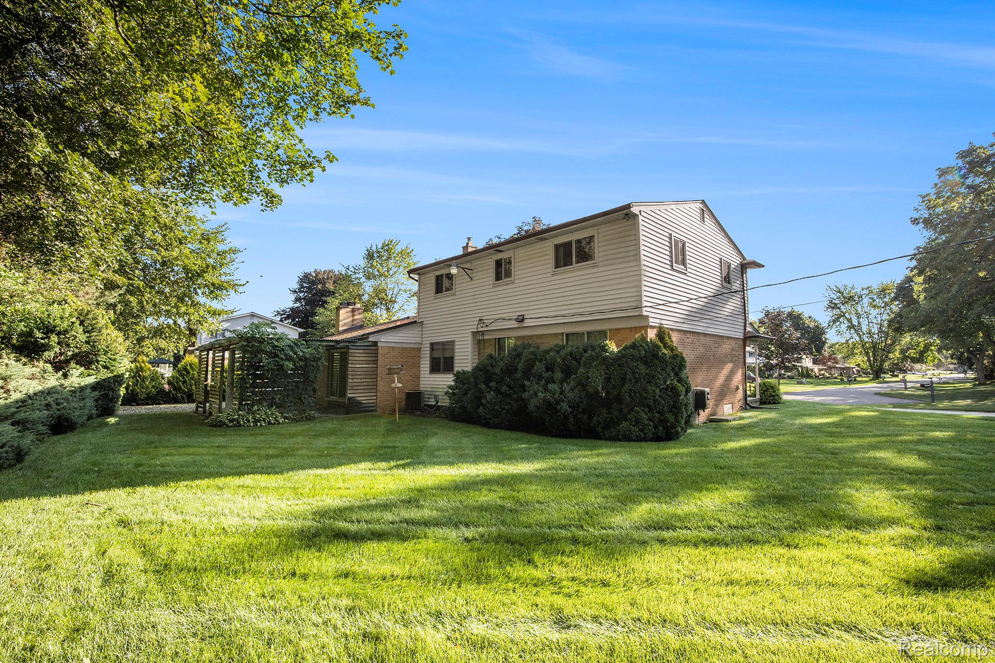 6603 Guildford Drive