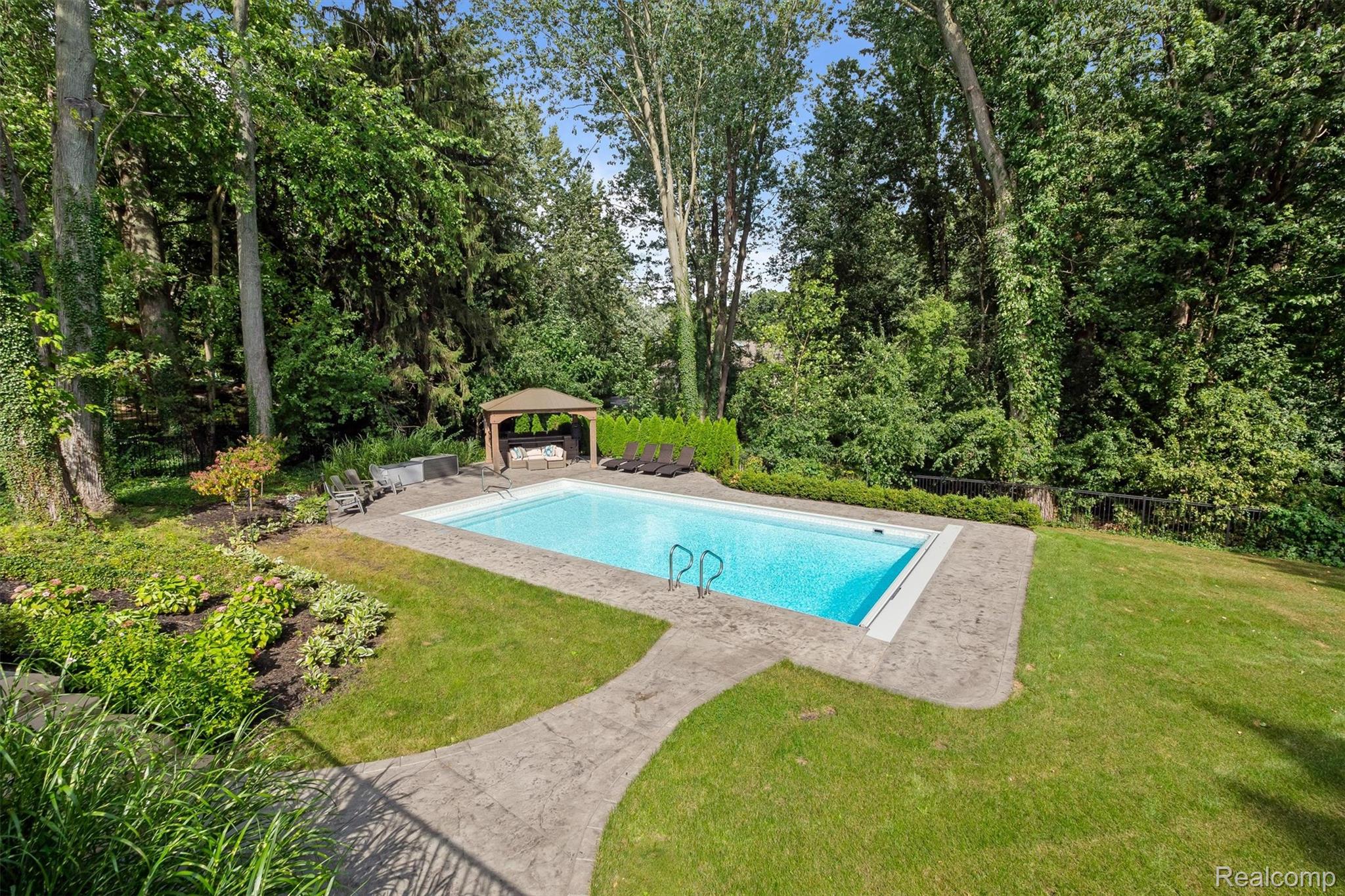 4605 Sunningdale Drive