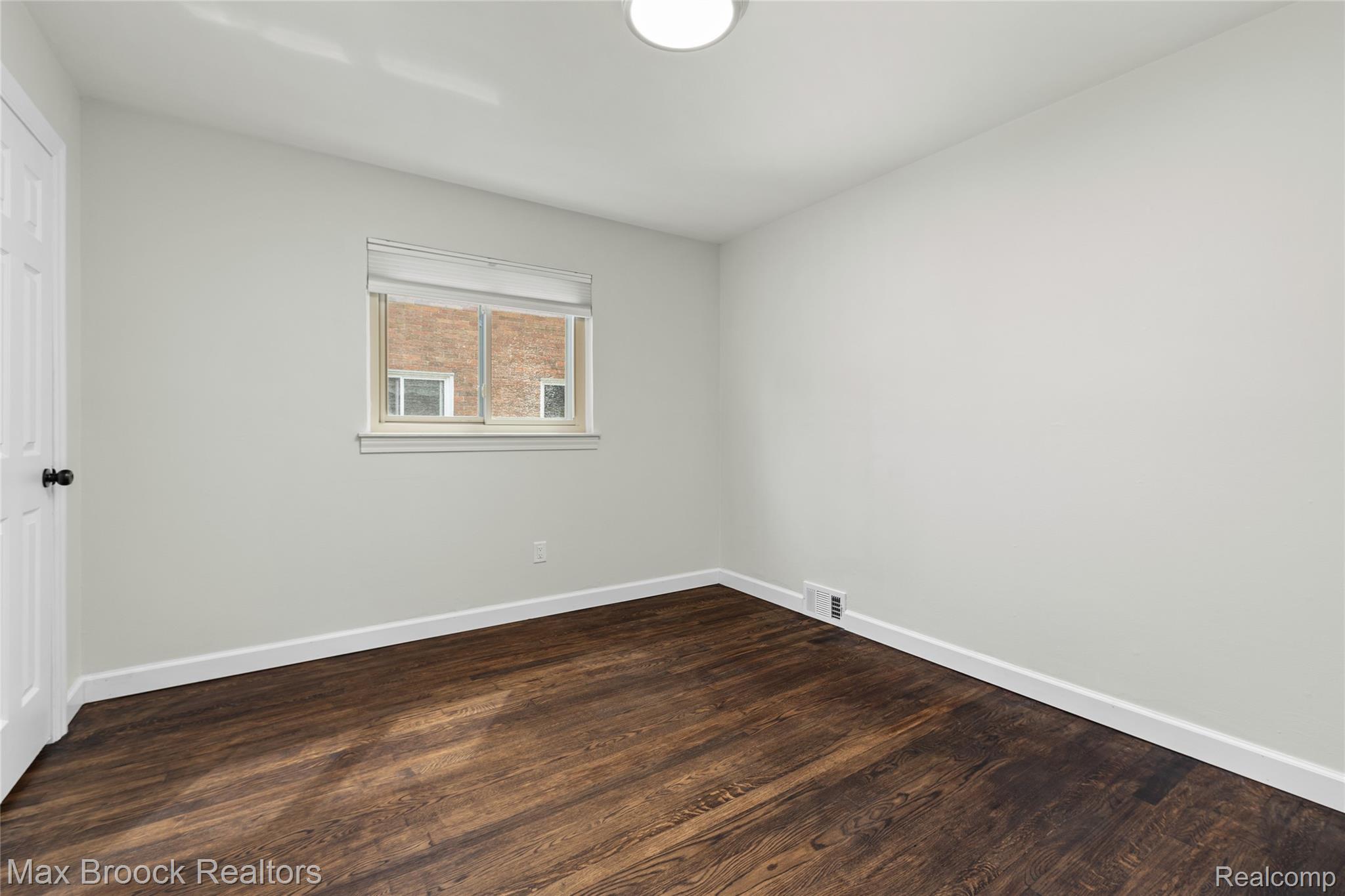 1563 CHELTENHAM Road