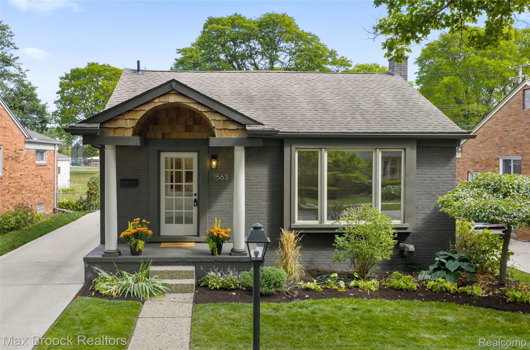 1563 CHELTENHAM Road