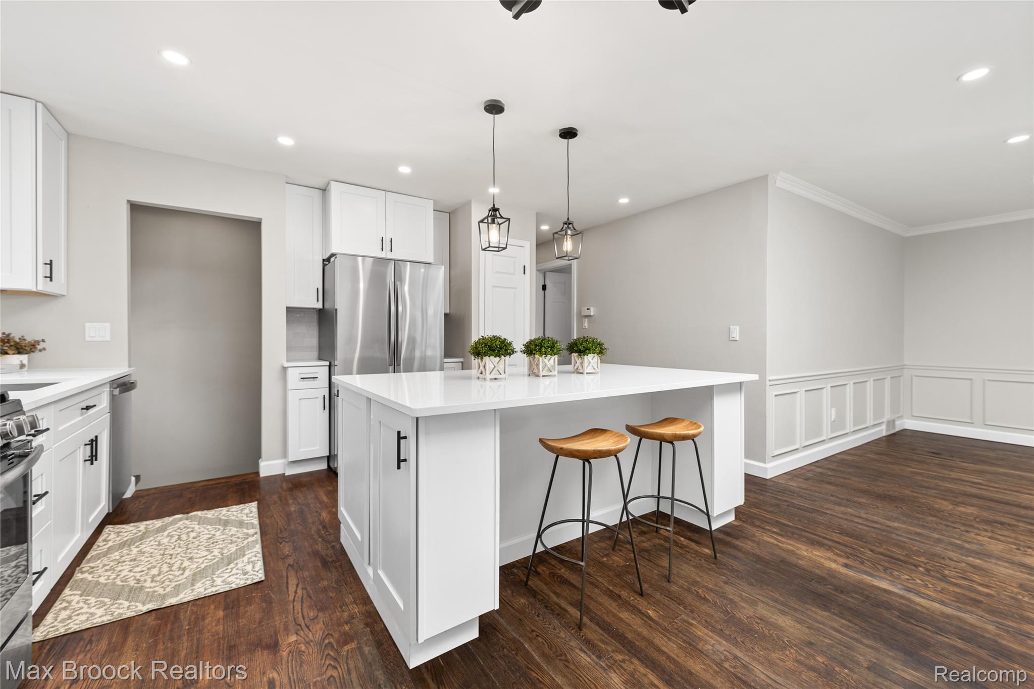 1563 CHELTENHAM Road