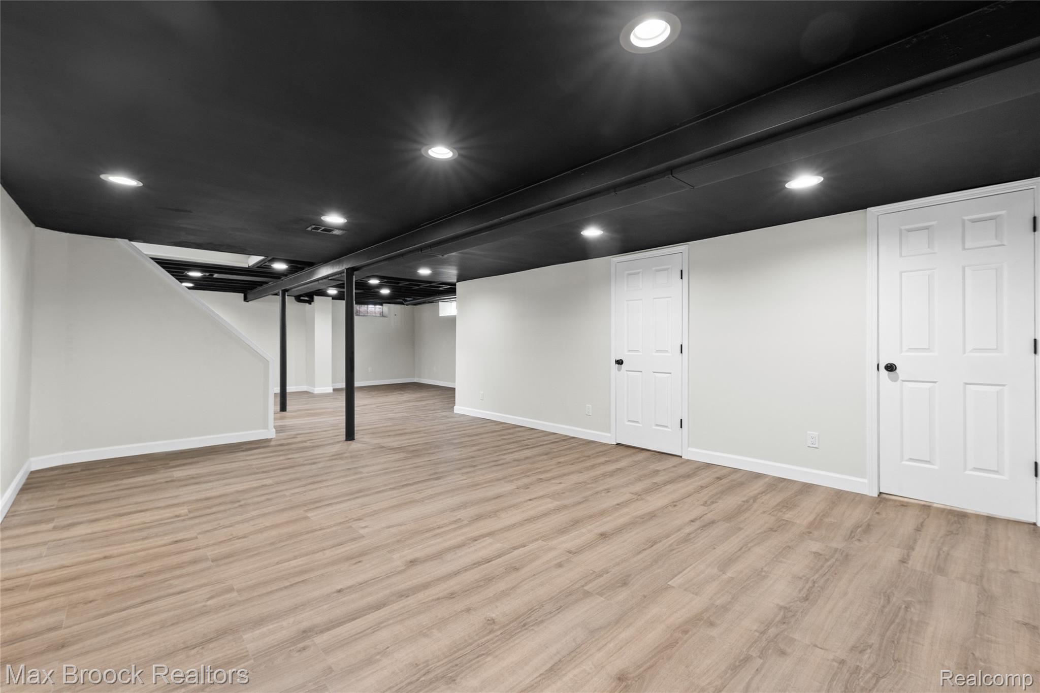 1563 CHELTENHAM Road