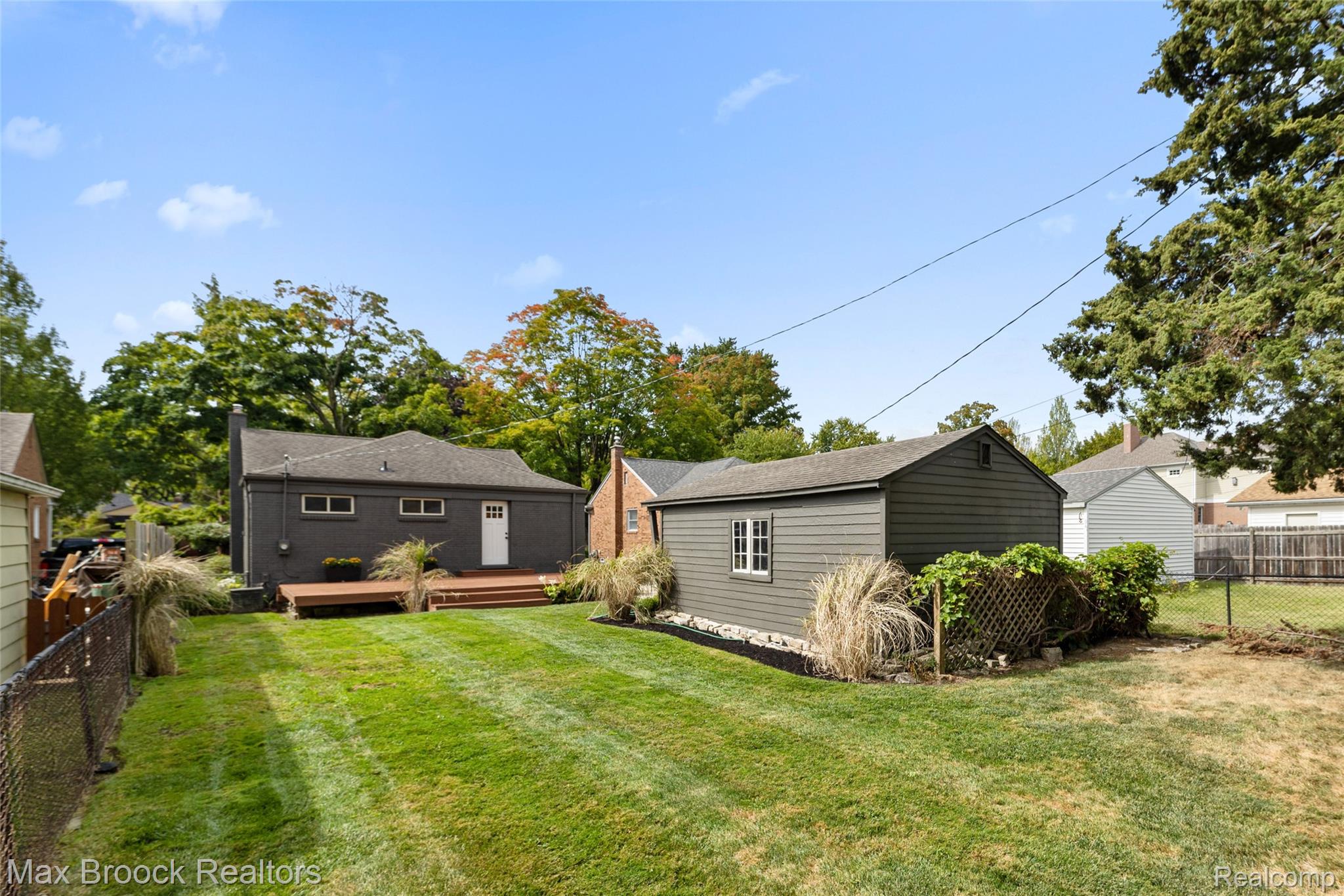 1563 CHELTENHAM Road