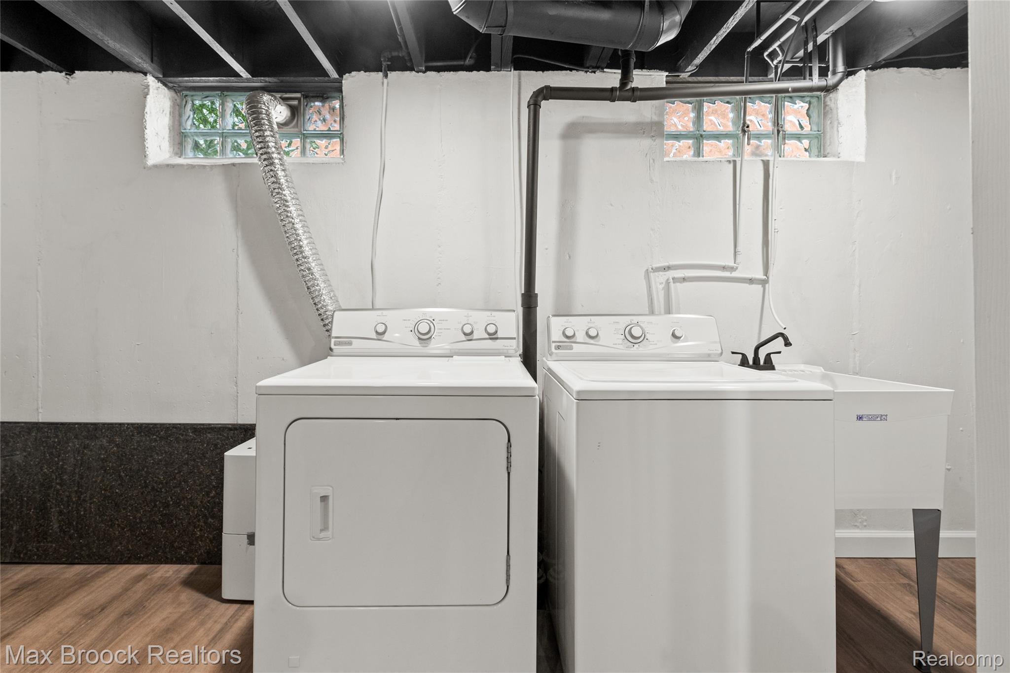 1563 CHELTENHAM Road