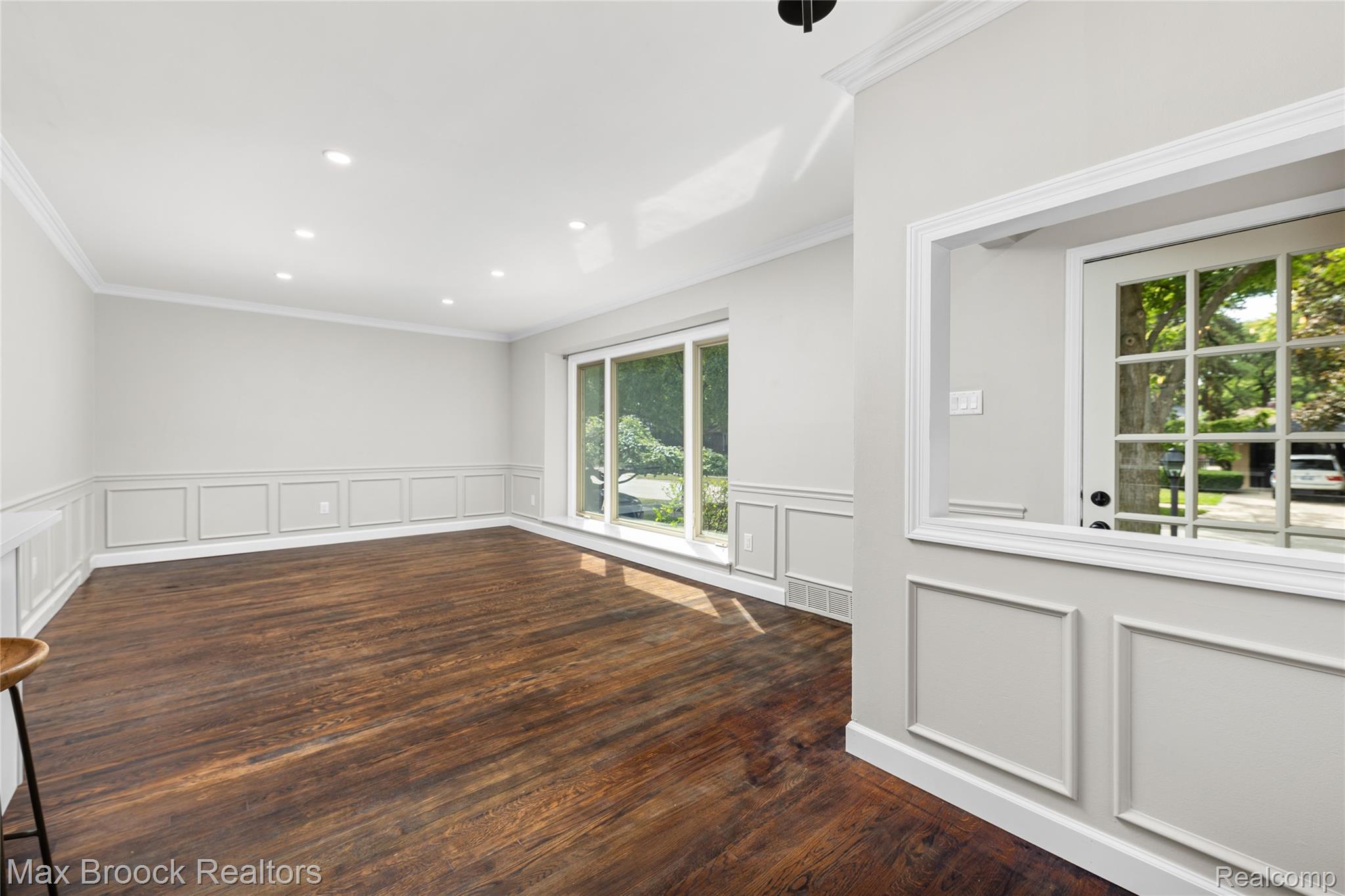 1563 CHELTENHAM Road