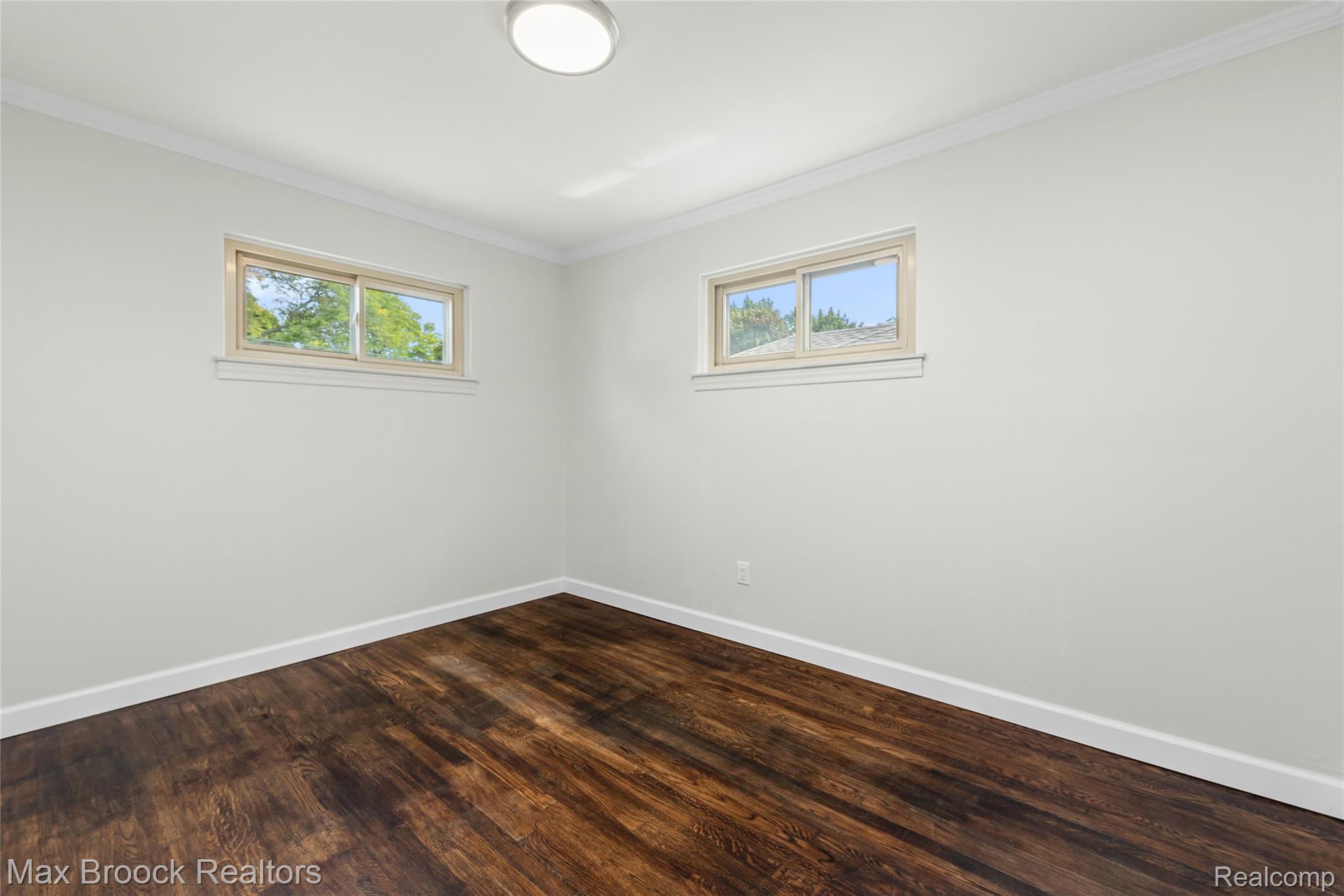 1563 CHELTENHAM Road