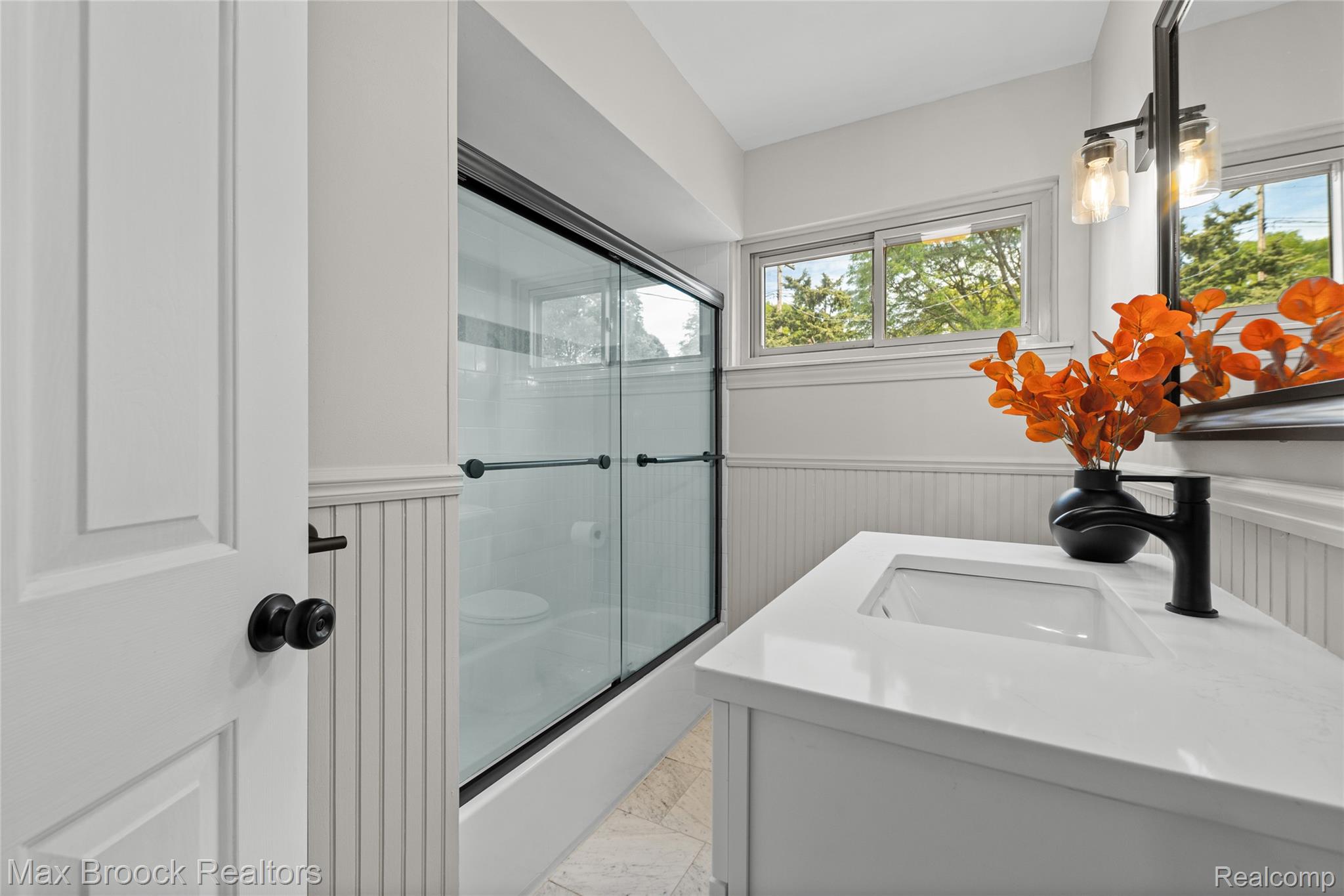 1563 CHELTENHAM Road