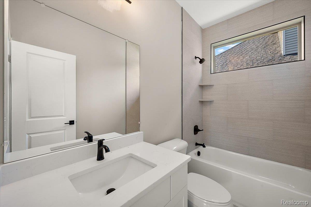 56667 Via Bellano 32