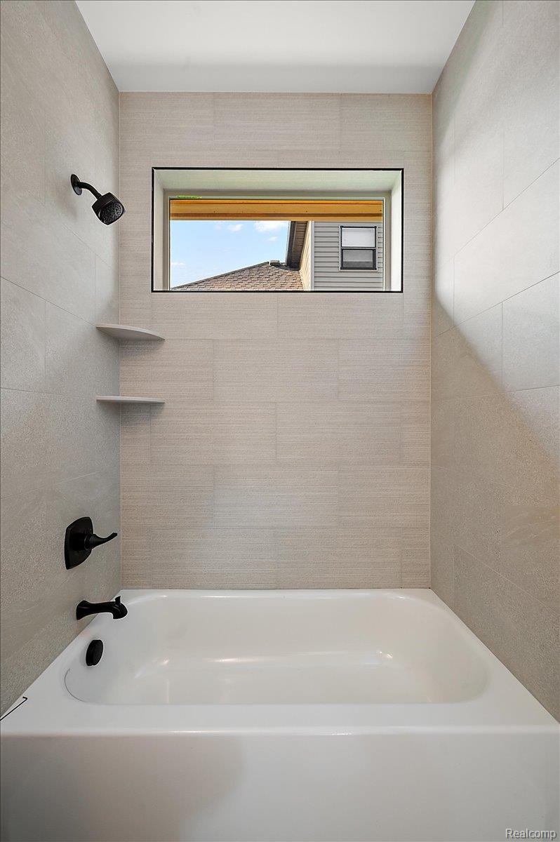 56667 Via Bellano 32