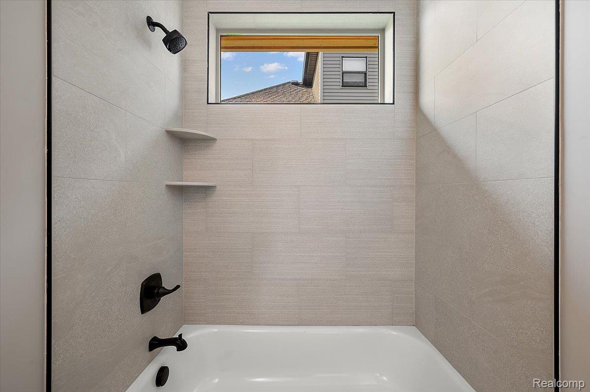 56667 Via Bellano 32