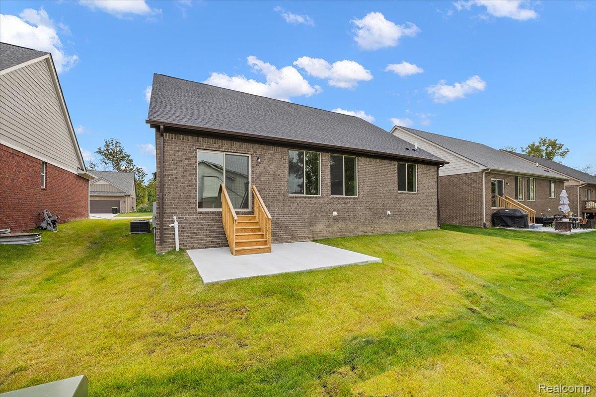 52953 Trailside Drive 4