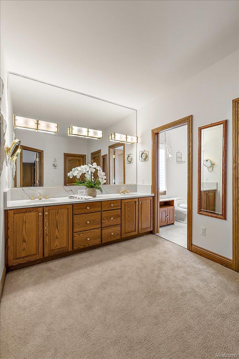 3705 N Riverview Terrace Terrace N