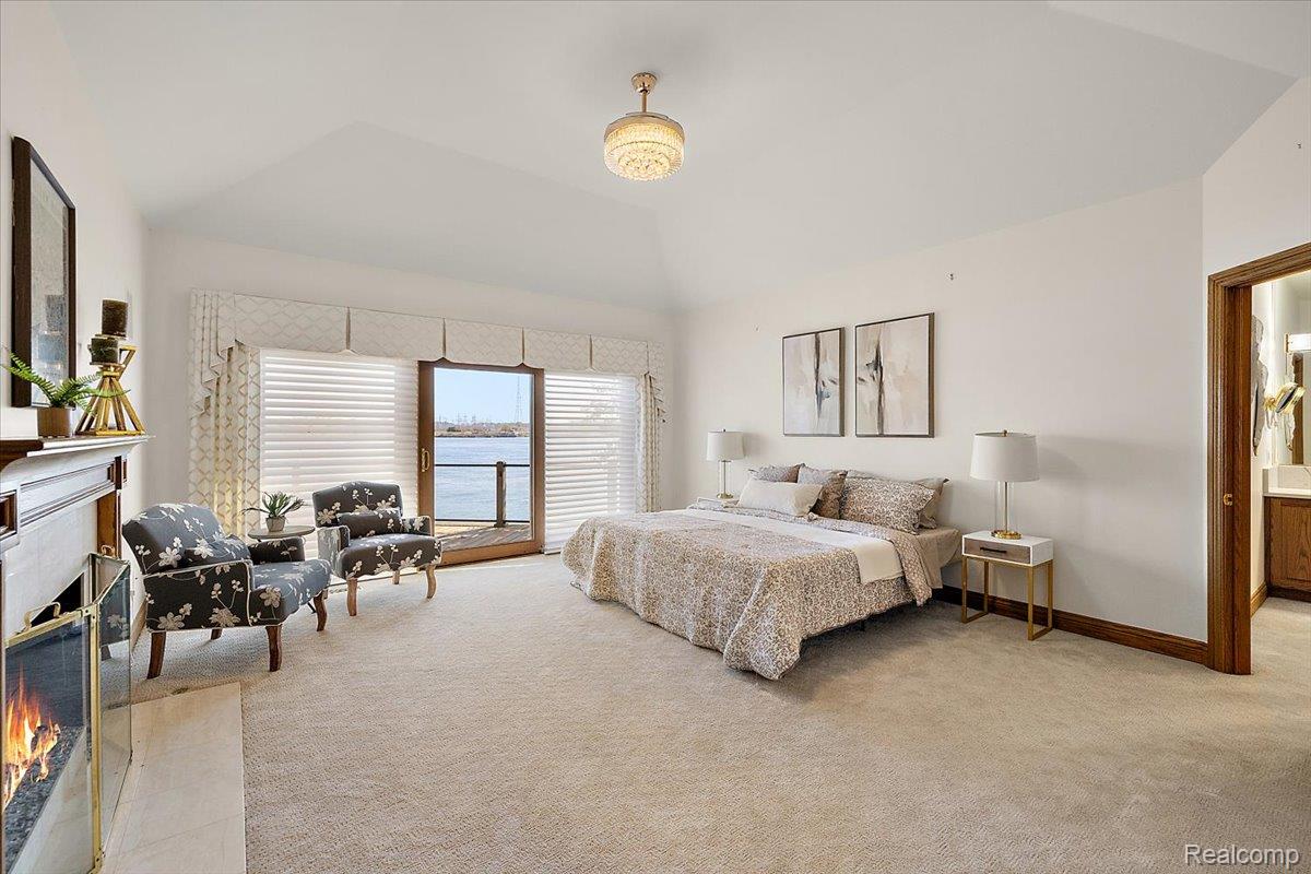 3705 N Riverview Terrace Terrace N