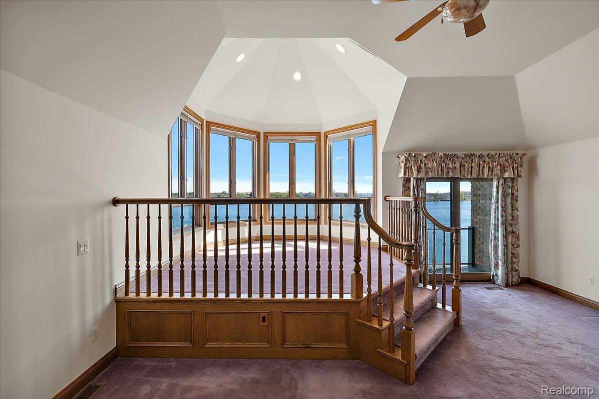 3705 N Riverview Terrace Terrace N