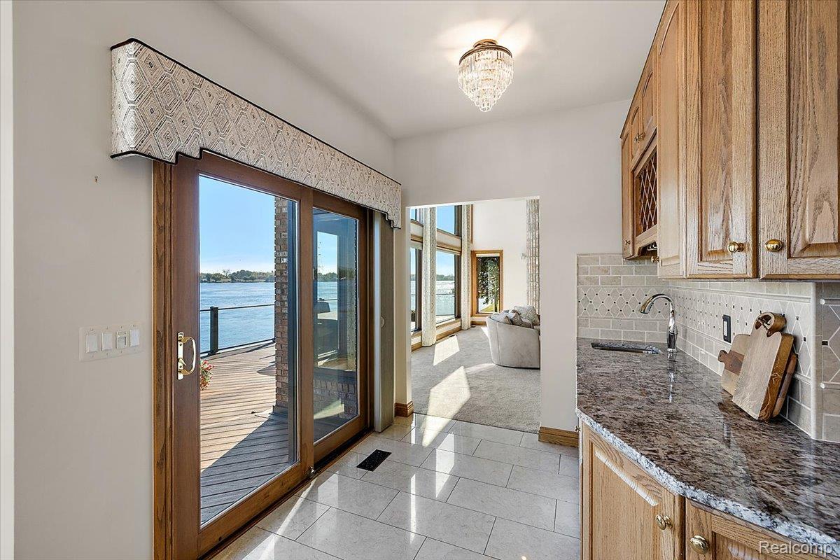 3705 N Riverview Terrace Terrace N