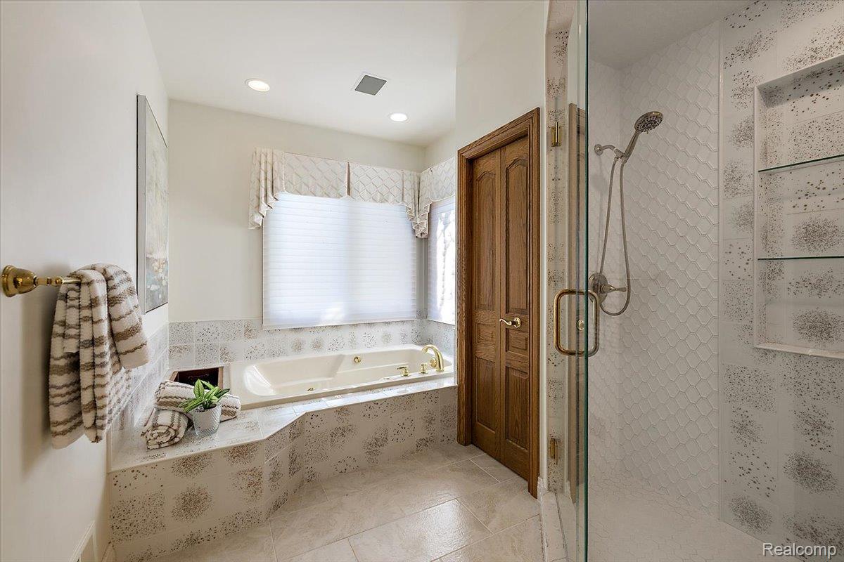 3705 N Riverview Terrace Terrace N