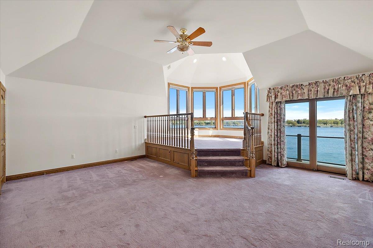 3705 N Riverview Terrace Terrace N