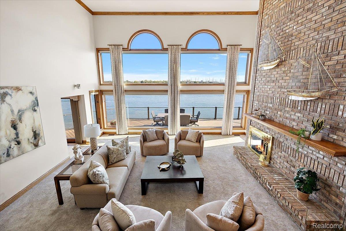 3705 N Riverview Terrace Terrace N