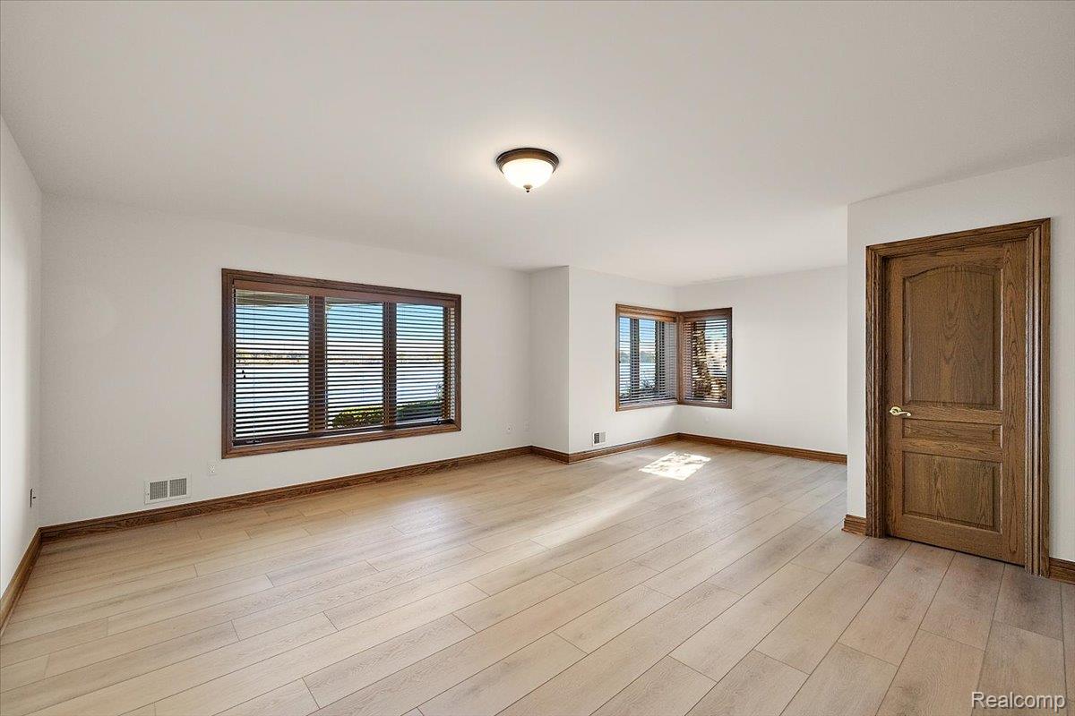 3705 N Riverview Terrace Terrace N