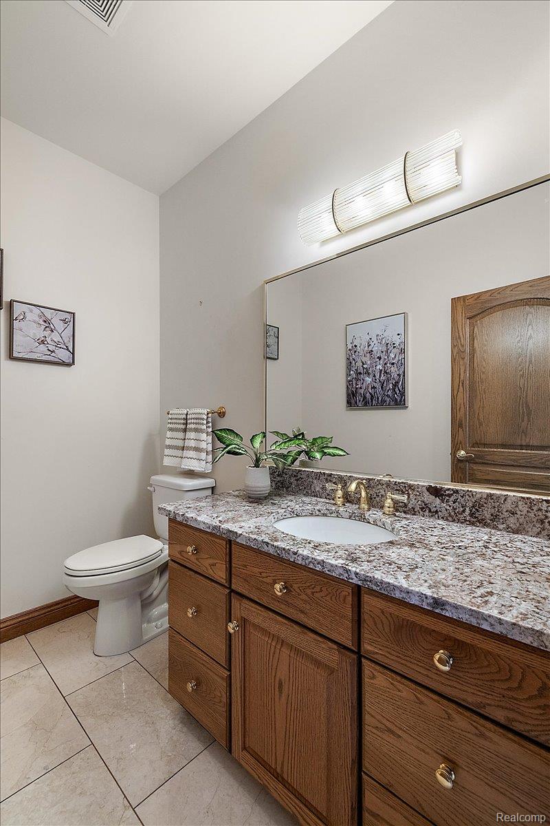 3705 N Riverview Terrace Terrace N