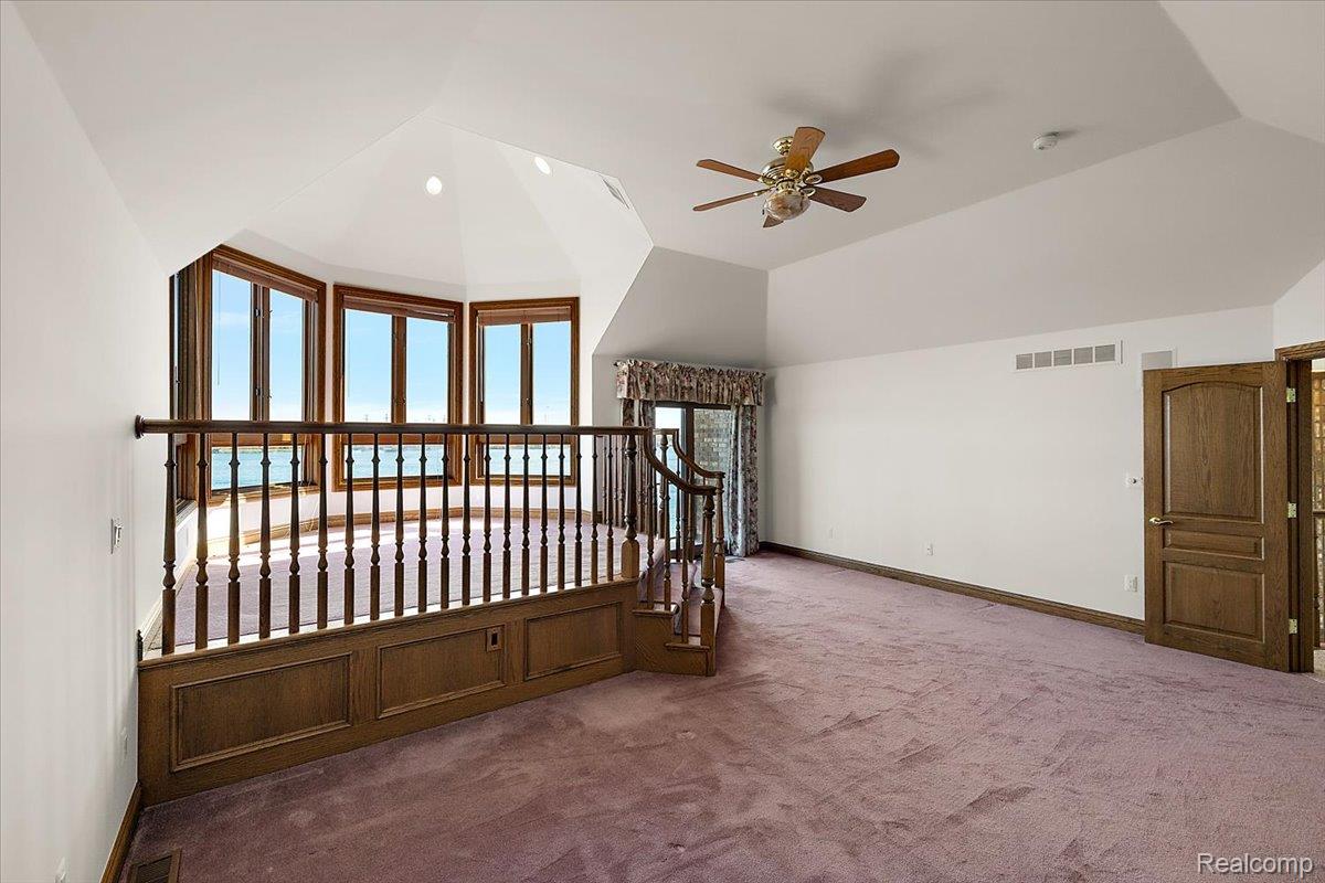 3705 N Riverview Terrace Terrace N