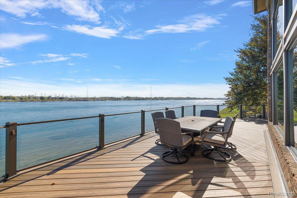 3705 N Riverview Terrace Terrace N