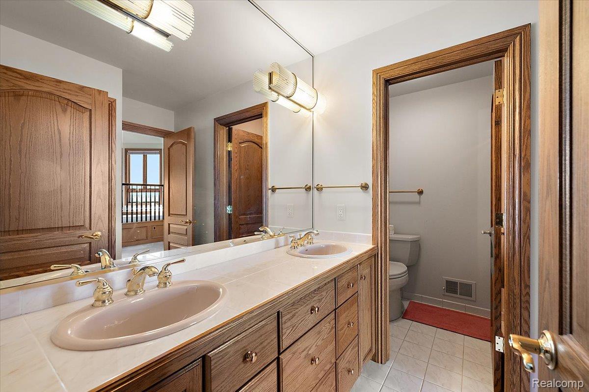 3705 N Riverview Terrace Terrace N