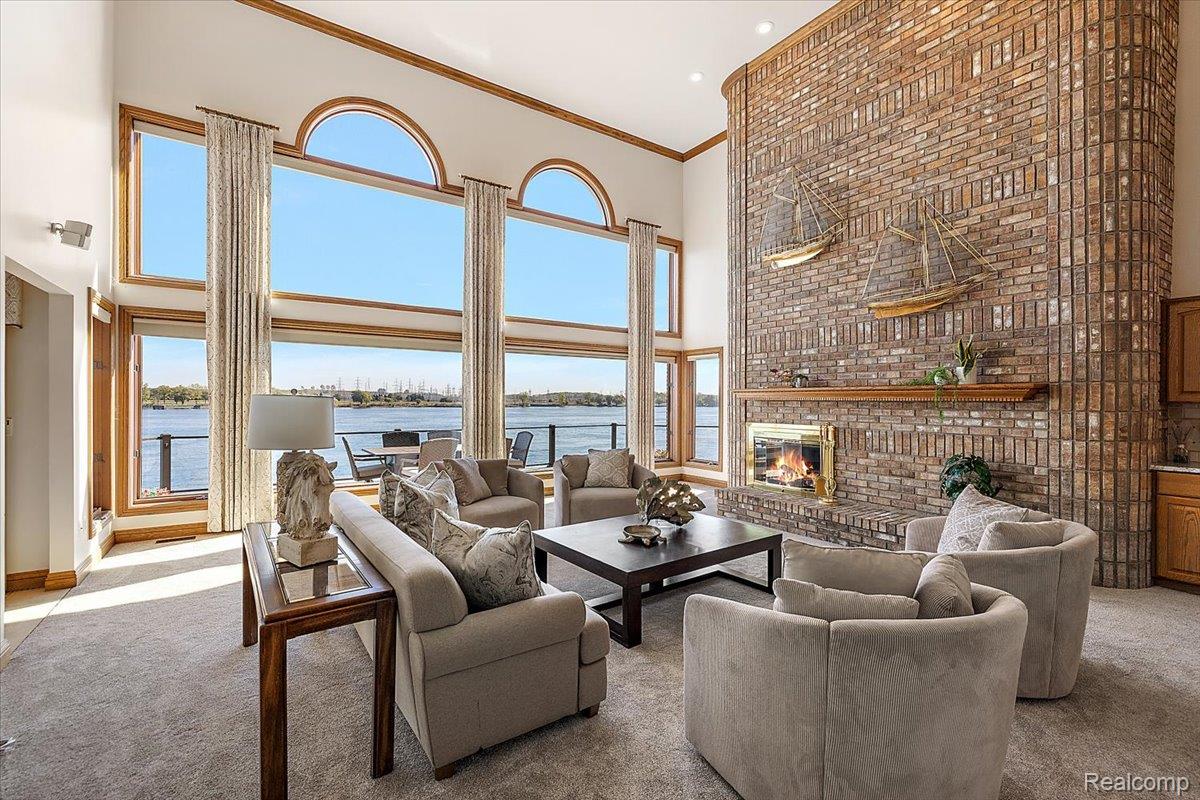 3705 N Riverview Terrace Terrace N