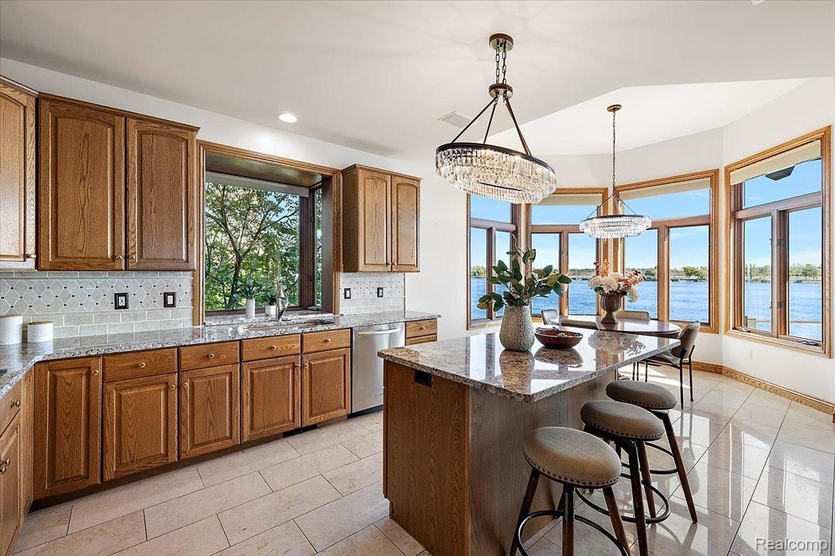 3705 N Riverview Terrace Terrace N