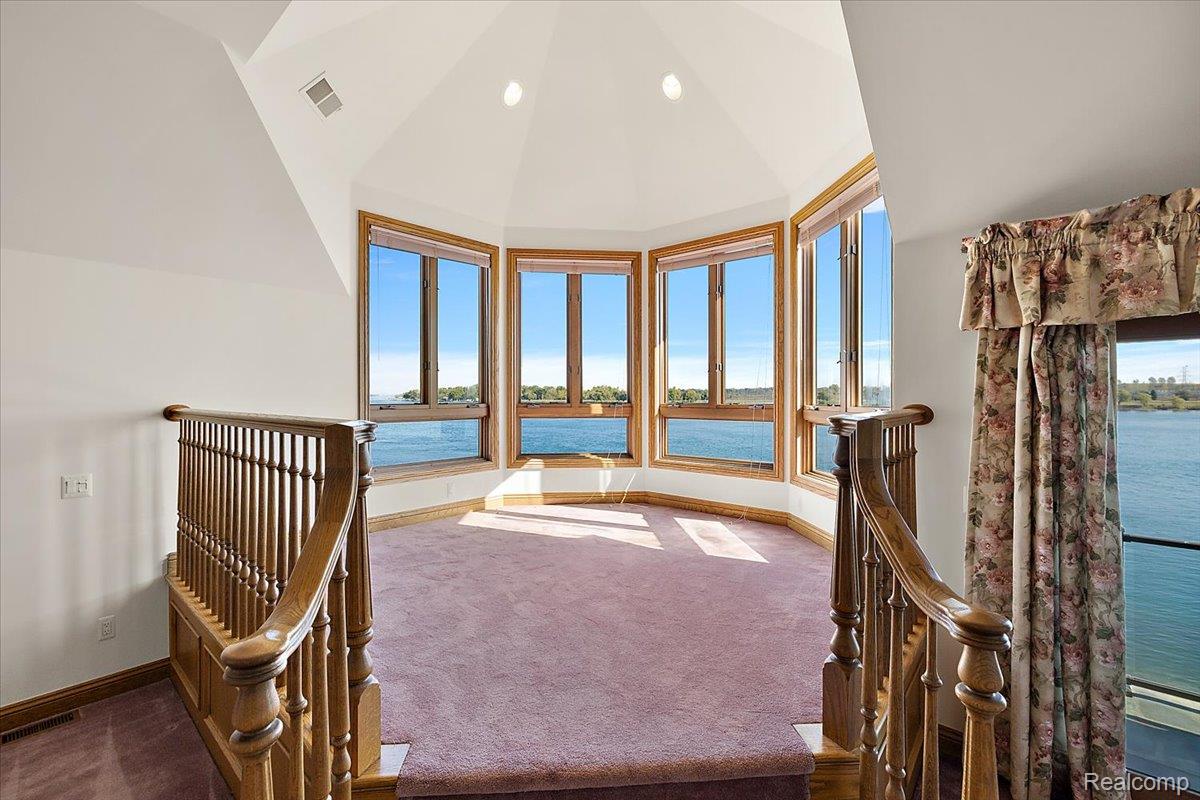 3705 N Riverview Terrace Terrace N