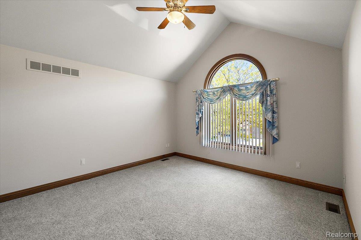 3705 N Riverview Terrace Terrace N