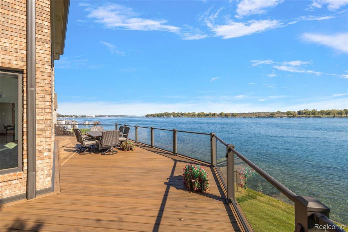 3705 N Riverview Terrace Terrace N