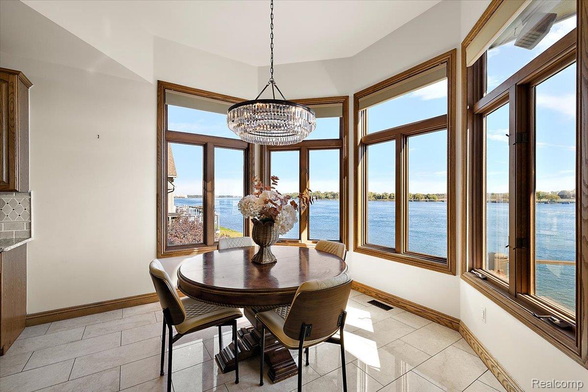 3705 N Riverview Terrace Terrace N