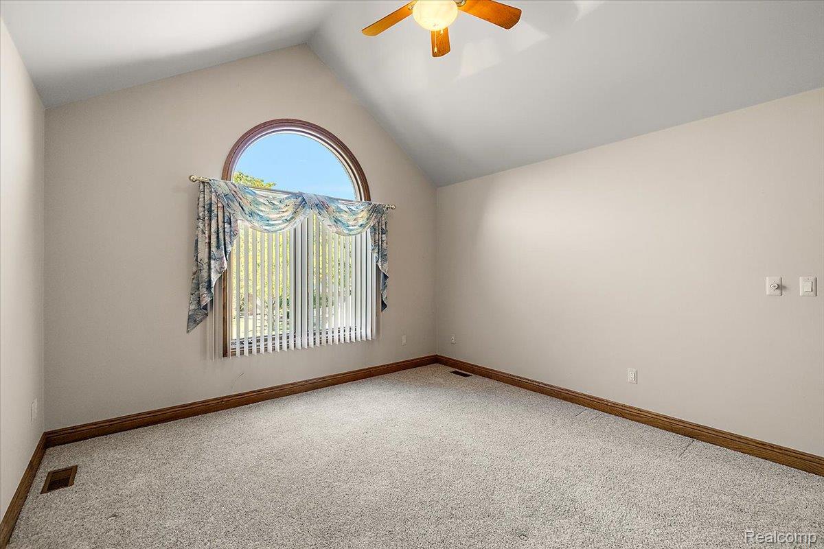 3705 N Riverview Terrace Terrace N